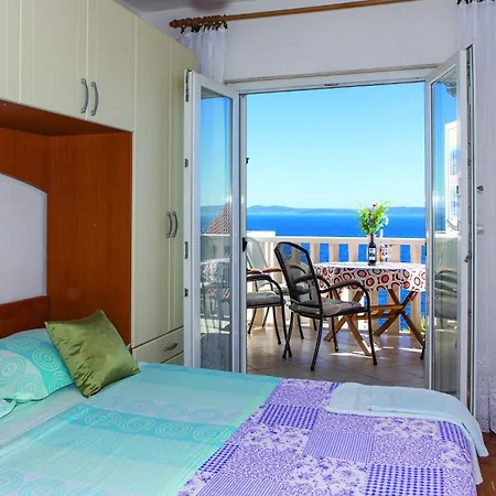 Apartment 2 Bedroom Awesome In Okrug Gornji